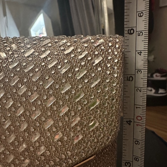 Beautiful gold/jewel embellished special event handbag, comes with long strap! - Picture 7 of 8